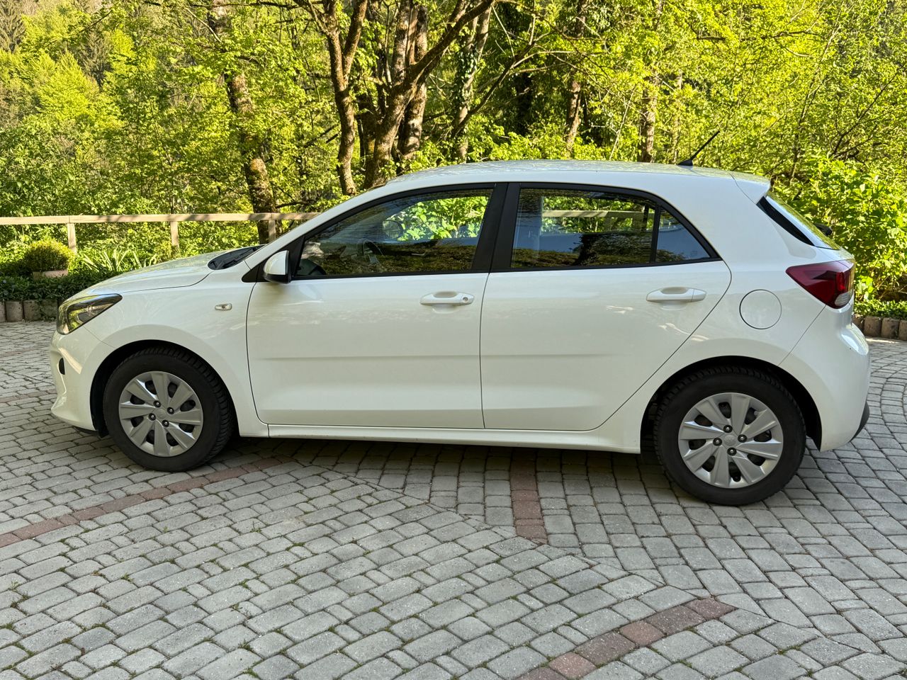Zunanja slika - KIA Rio - 1,25 CVVT EX City - 2