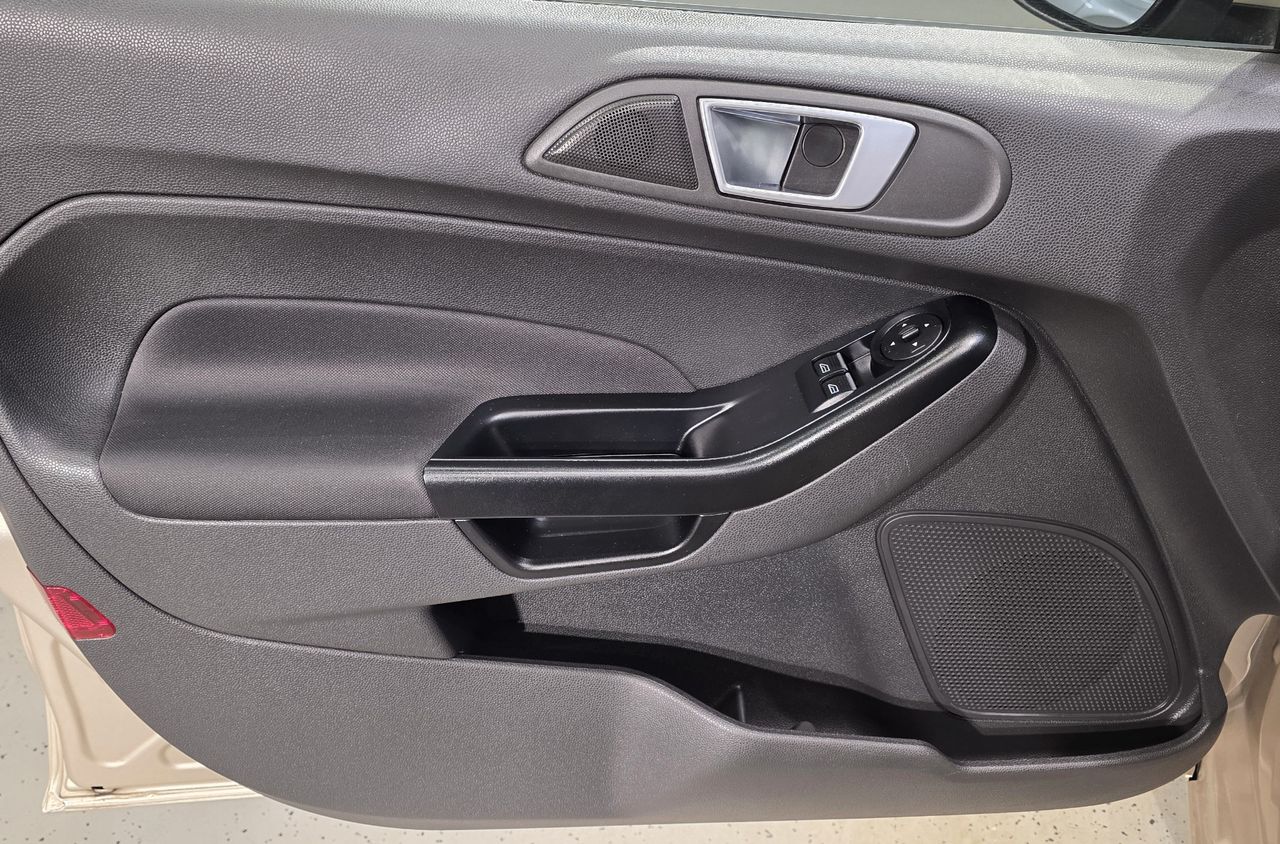 Zunanja slika - Ford Fiesta - 1,25 Trend SLO 1.LASTNIK - 6