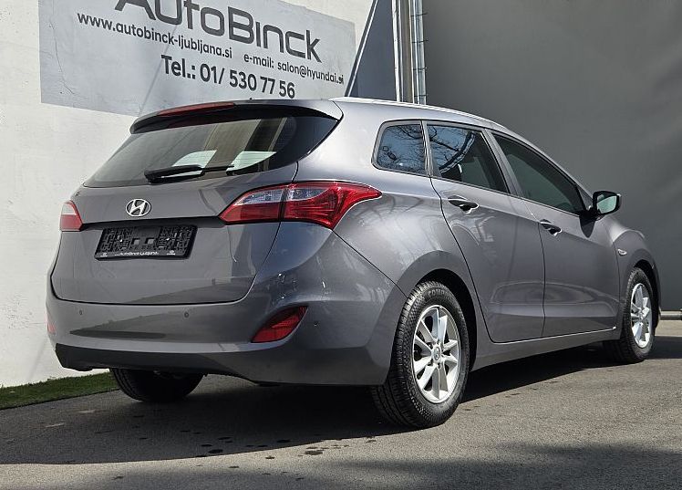 Zunanja slika - Hyundai i30 Wagon - 1.6 GDI COMFORT - 4