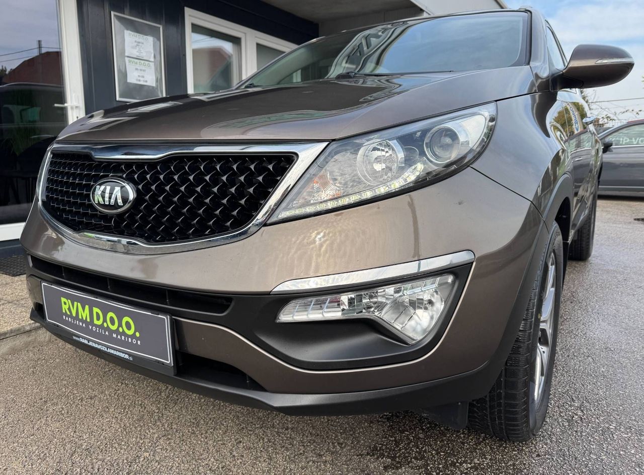 Zunanja slika - KIA Sportage - 1.6 GDI°EX URBAN°SLO°2.LAST°LED°PARK.SEN°BLUETOO - 2