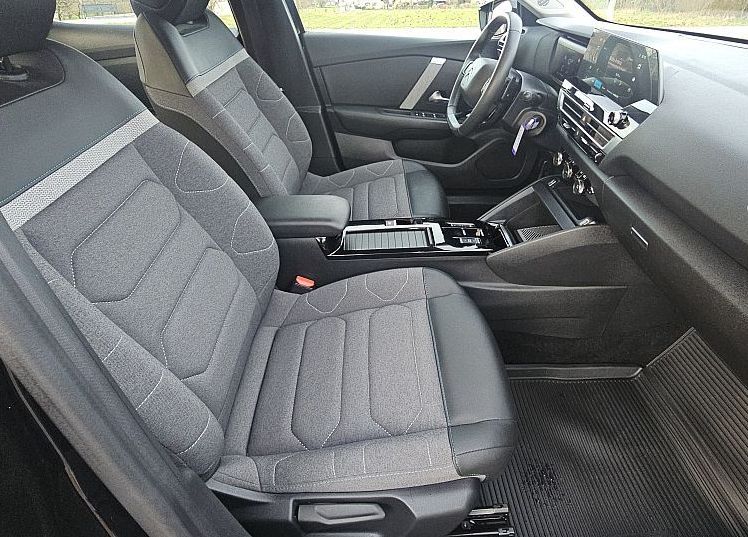 Zunanja slika - Citroën C4 X - 1.2i 131ks °1.LASTNIK° °AUT + F1° °FULL-LED° - 9