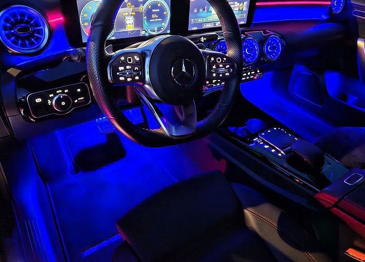 Zunanja slika - Mercedes-Benz A-Razred - 220d AMG+ALU18+ACC+KAMERA+VIRTUAL+AMBIENT+190PS - 12