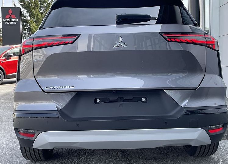 Zunanja slika - Mitsubishi Grandis - 1.3 DI-T MHEV 103kW DCT7 Intense+ AKCIJA - 4