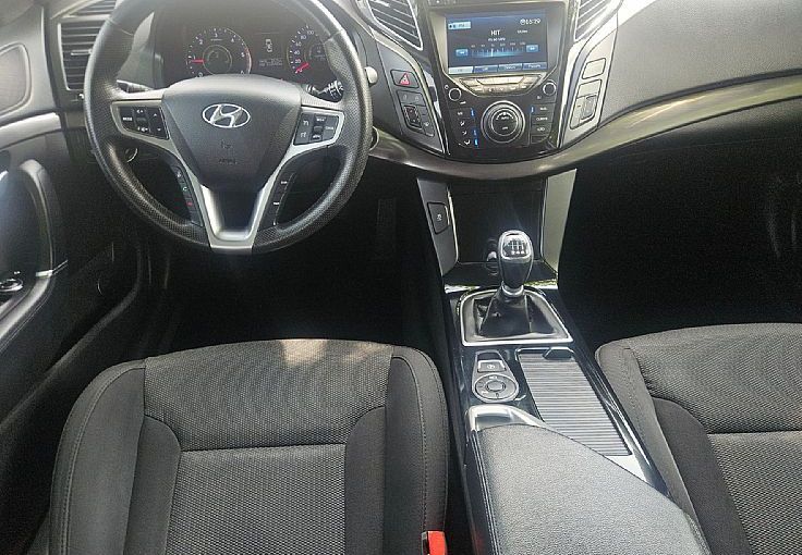 Zunanja slika - Hyundai i40 - Wagon 1.7 CRDi 116ks °LED° °KAMERA° °17-COL° - 10