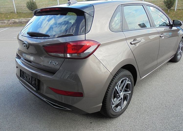 Zunanja slika - Hyundai i30 - 1.5 T-GDI 140 MHEV STYLE°1.LASTNIK°SLO° - 4