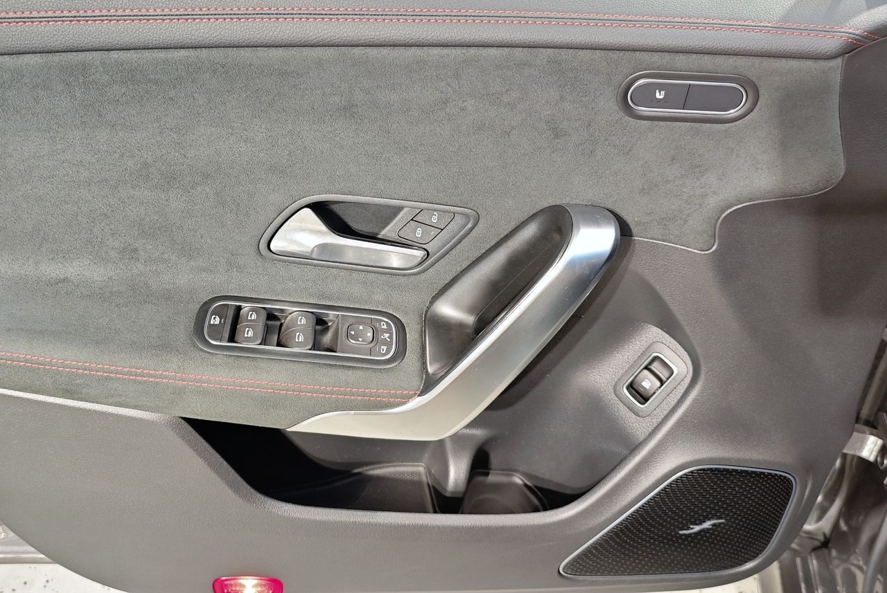 Zunanja slika - Mercedes-Benz CLA Shooting Brake - 250e PHEV AMG-Line NAVI KAM LED ALU BURMESTER - 9