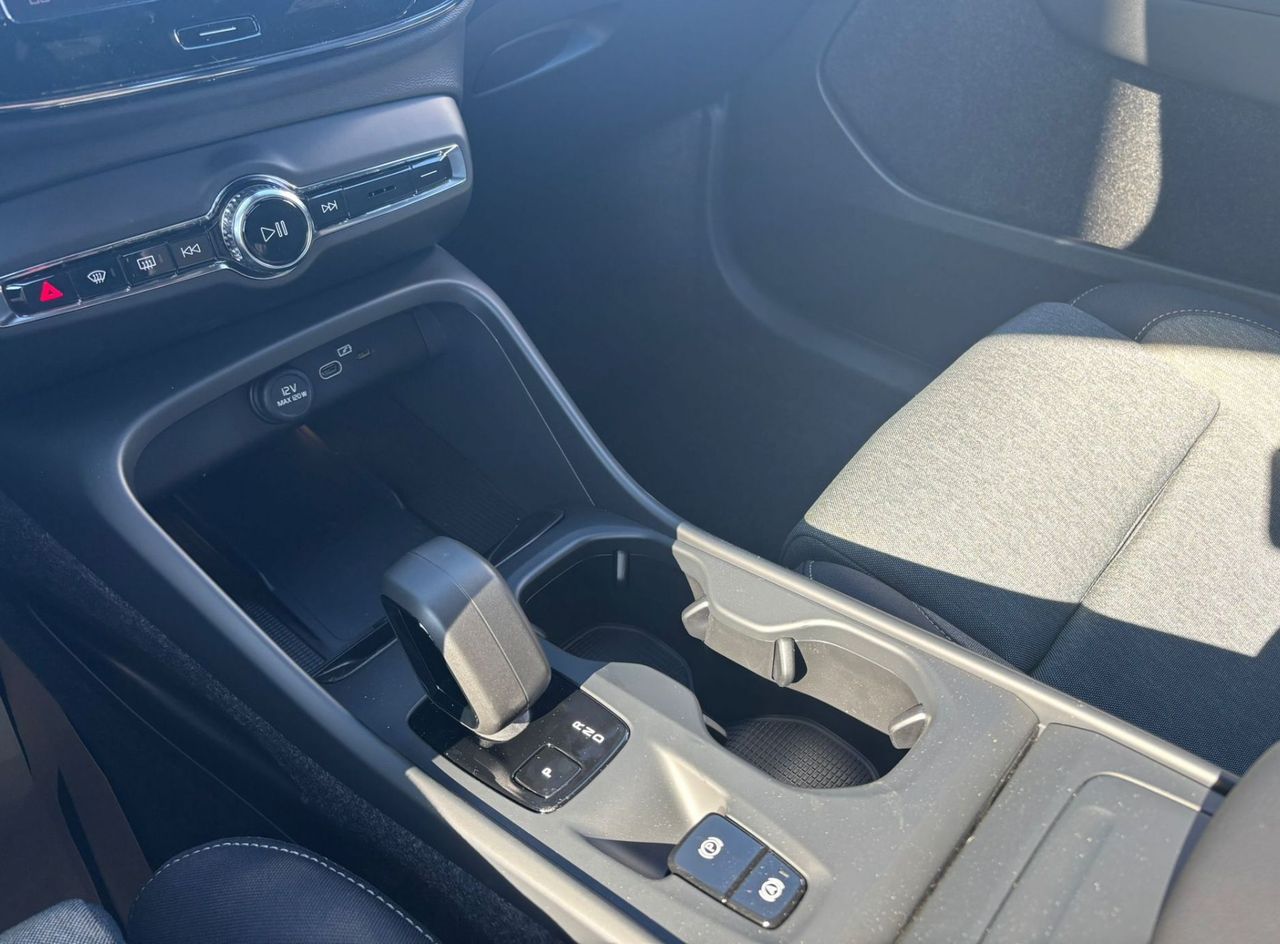 Zunanja slika - Volvo XC40 - B3  P  163hp Core 3 leta garancije + 3 servisi - 12