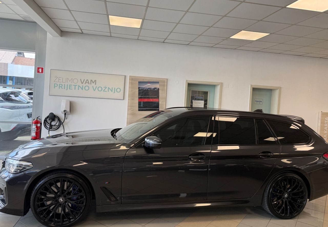 Zunanja slika - BMW Serija 5 - Touring: 530d xDrive M-SPORT-AMBIENT-LED-ALU-FACELIFT- - 9