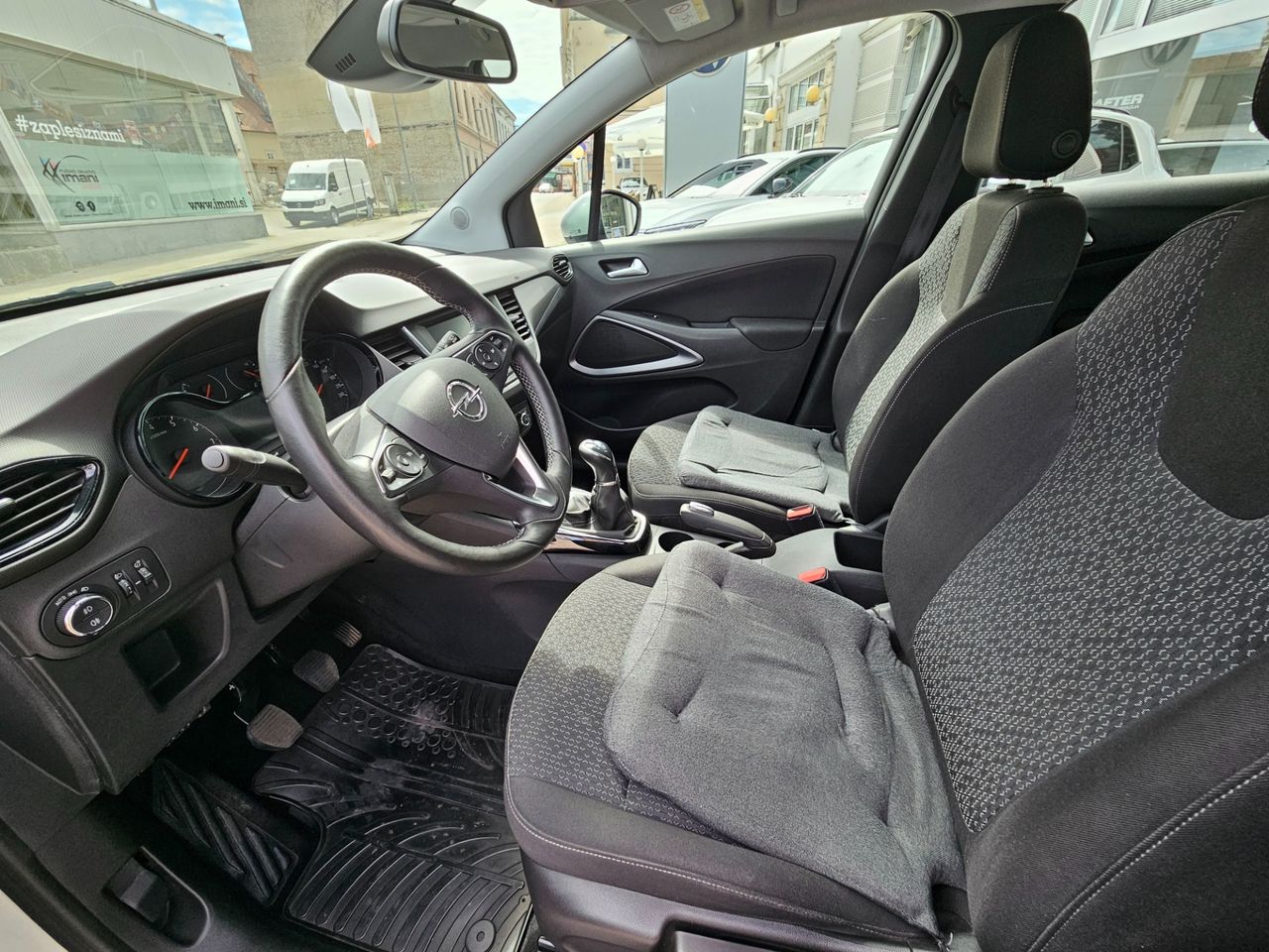 Zunanja slika - Opel Crossland X - 1.2 TURBO 81KW S S ENJOY - 6