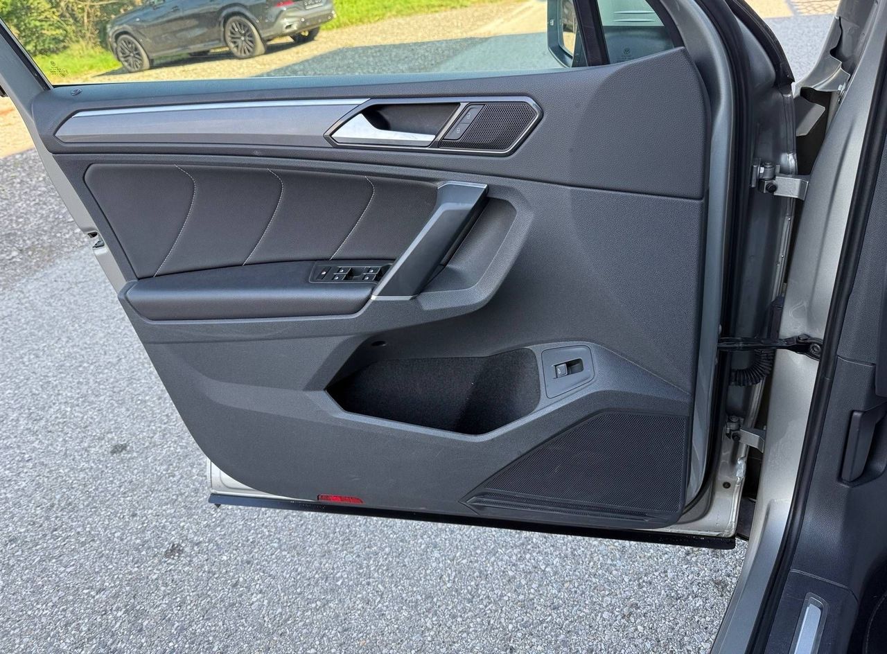 Zunanja slika - VW Tiguan - 2.0 TDI 3x R- LINE 4x4 ACC MEMORY NAPA USNJE TOP - 12