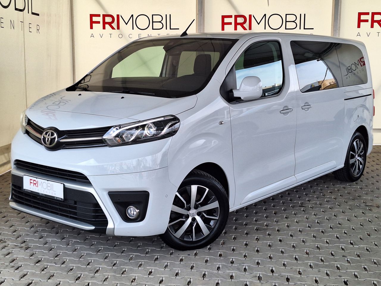 Zunanja slika - Toyota Proace - 2.0 D-4D Family Medium•KAMERA•PARK.SENZORJI•SLO• - 1