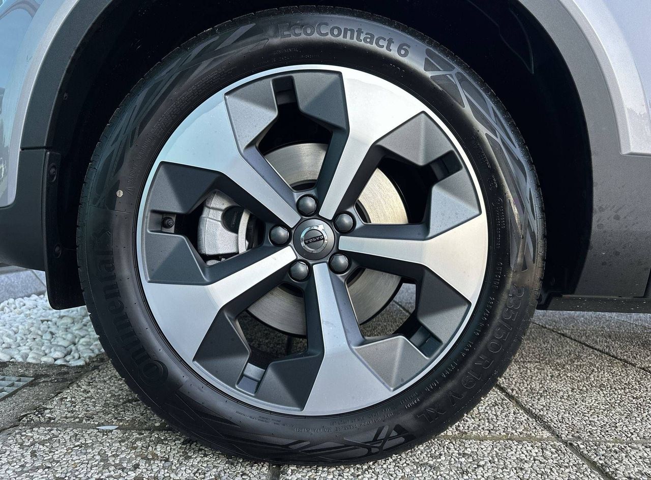 Zunanja slika - Volvo XC40 - B3 P Plus Dark AT DCT 3 leta garancije + 3 servisi - 9