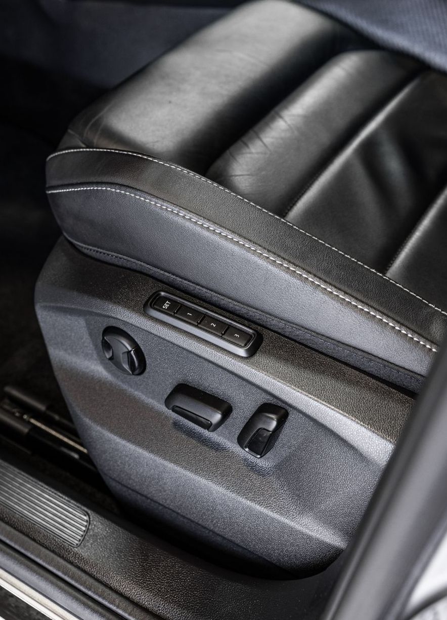 Zunanja slika - VW T-Roc - R LINE-VIRTUAL-RADAR-KEYLESS-MEMORY-NAVI-LED-LANE - 16