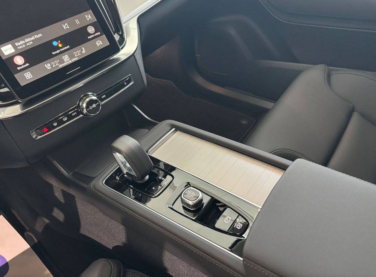 Zunanja slika - Volvo XC90 - B5P Core 7s AWD 3 leta garancije + 3 servisi - 12