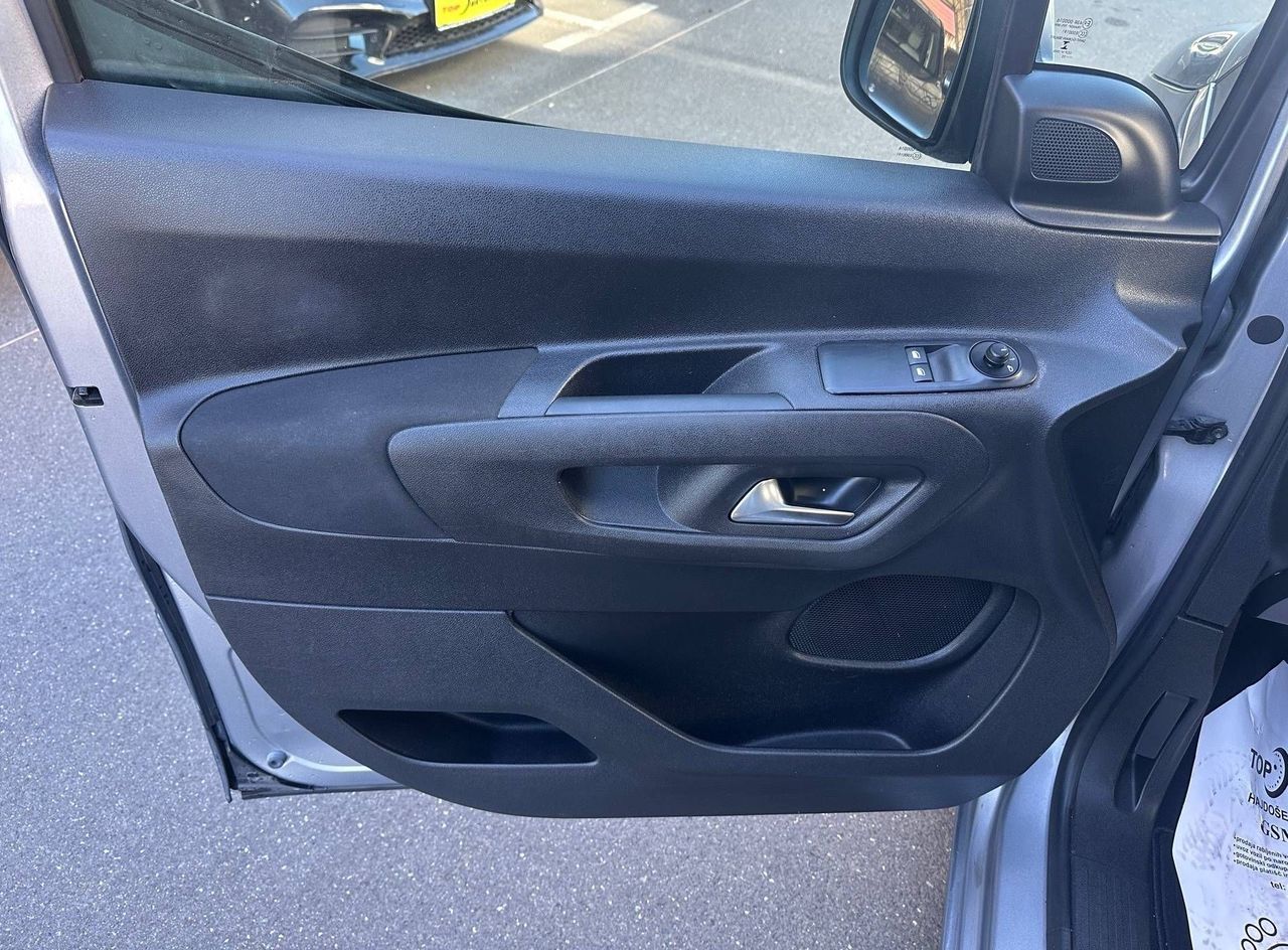 Zunanja slika - Opel Combo - CARGO 1.5 SLOVENSKI 1.LASTNIK TEMP PDC LINE ASIST. - 9