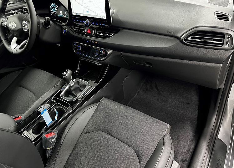 Zunanja slika - Hyundai i30 - 1.5 T-GDI 140 PREMIUM-SMART- WINTER-ECM-W.C. - 5