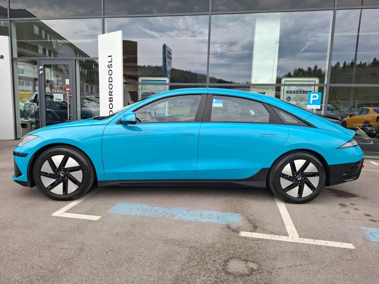 Zunanja slika - Hyundai Ioniq - 6 EV 53 kWh - 3.000€ SUBVENCIJE + BOGATA OPREMA - 4