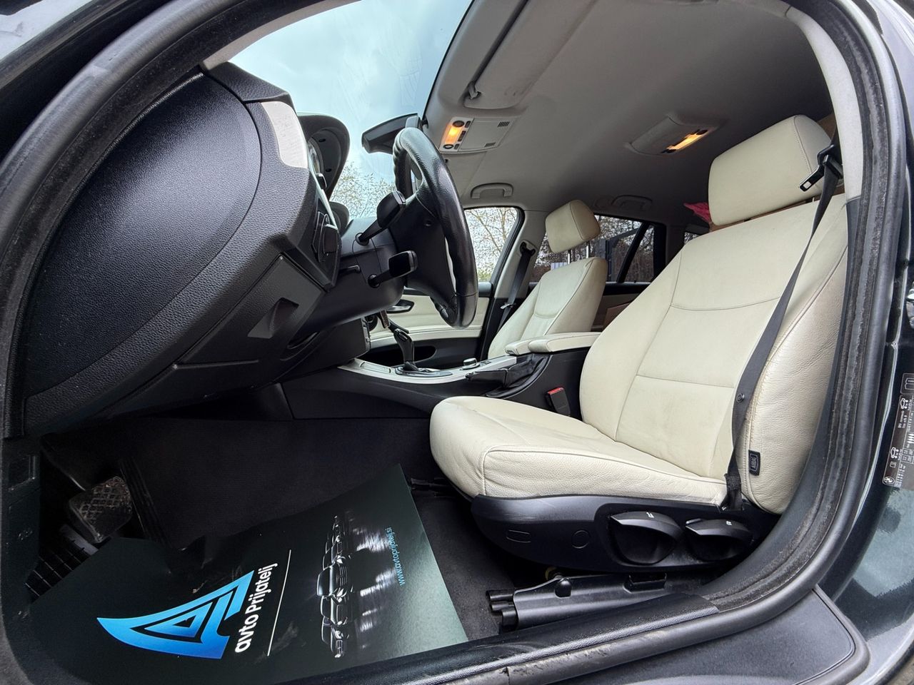 Zunanja slika - BMW Serija 1 - 320d | Usnje | Navi | TOP OHRANJEN - 10