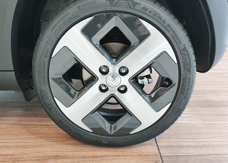 Zunanja slika - Hyundai Inster - STYLE 49KWH-WINTER-17COL-LED-APPLE ANDROID-VIDEO - 4