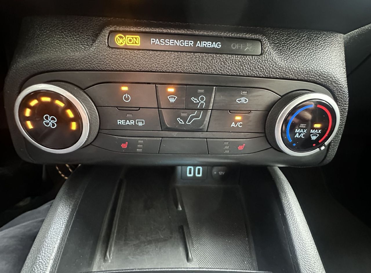 Zunanja slika - Ford Focus - Connect 1.5 EcoBlue 88KW.NEMŠKI+4GUME.KAMERA.LED - 12