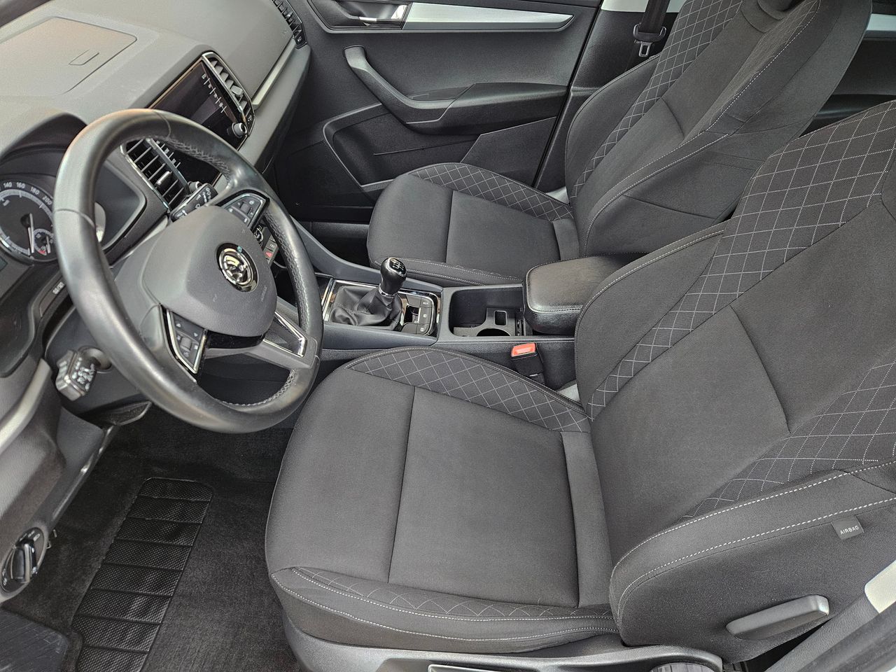 Notranja slika - Škoda Karoq - 1,6 TDI Ambition - 8