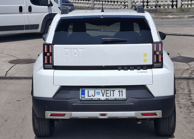 Zunanja slika - Fiat Grande Panda - 1.2 T-Gen3 AT6 LaPrima - 5