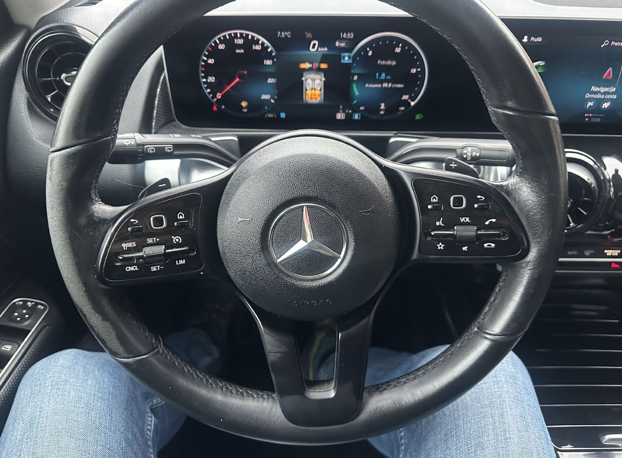 Zunanja slika - Mercedes-Benz GLB-Razred - GLB 200 d.KAMERA.USNJE.ACC.LED.NAVI.SAMO 137.000KM - 9