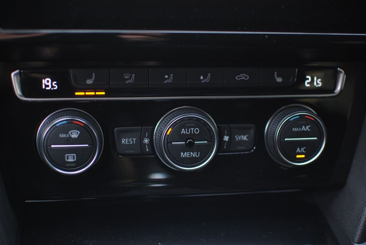 Notranja slika - VW Arteon - 2,0 TDI BMT Elegance DSG - 17