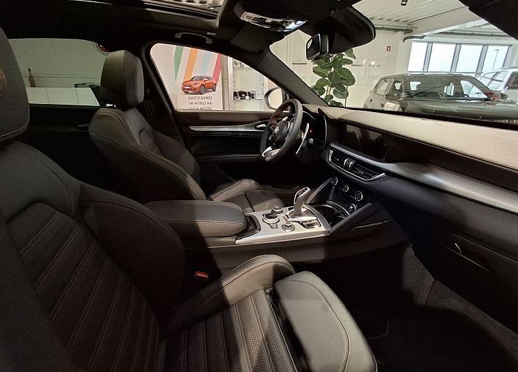 Zunanja slika - Alfa Romeo Stelvio - Intensa 2.0 Turbo 280 Q4 - 9