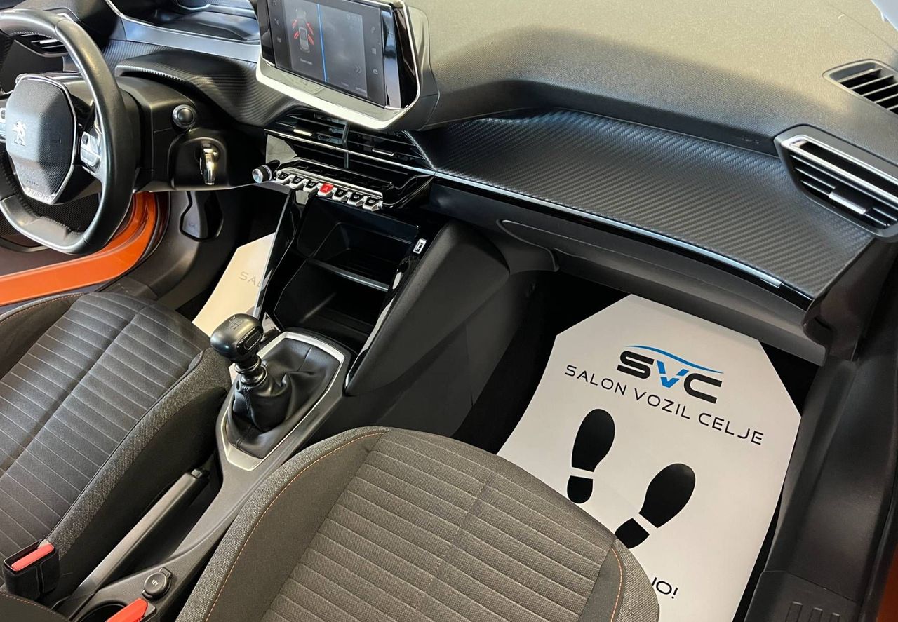 Zunanja slika - Peugeot 2008 - 1.2-1.LASTNIK-JAMSTVO-ODLIČEN-OBROK ŽE OD 128€ - 11