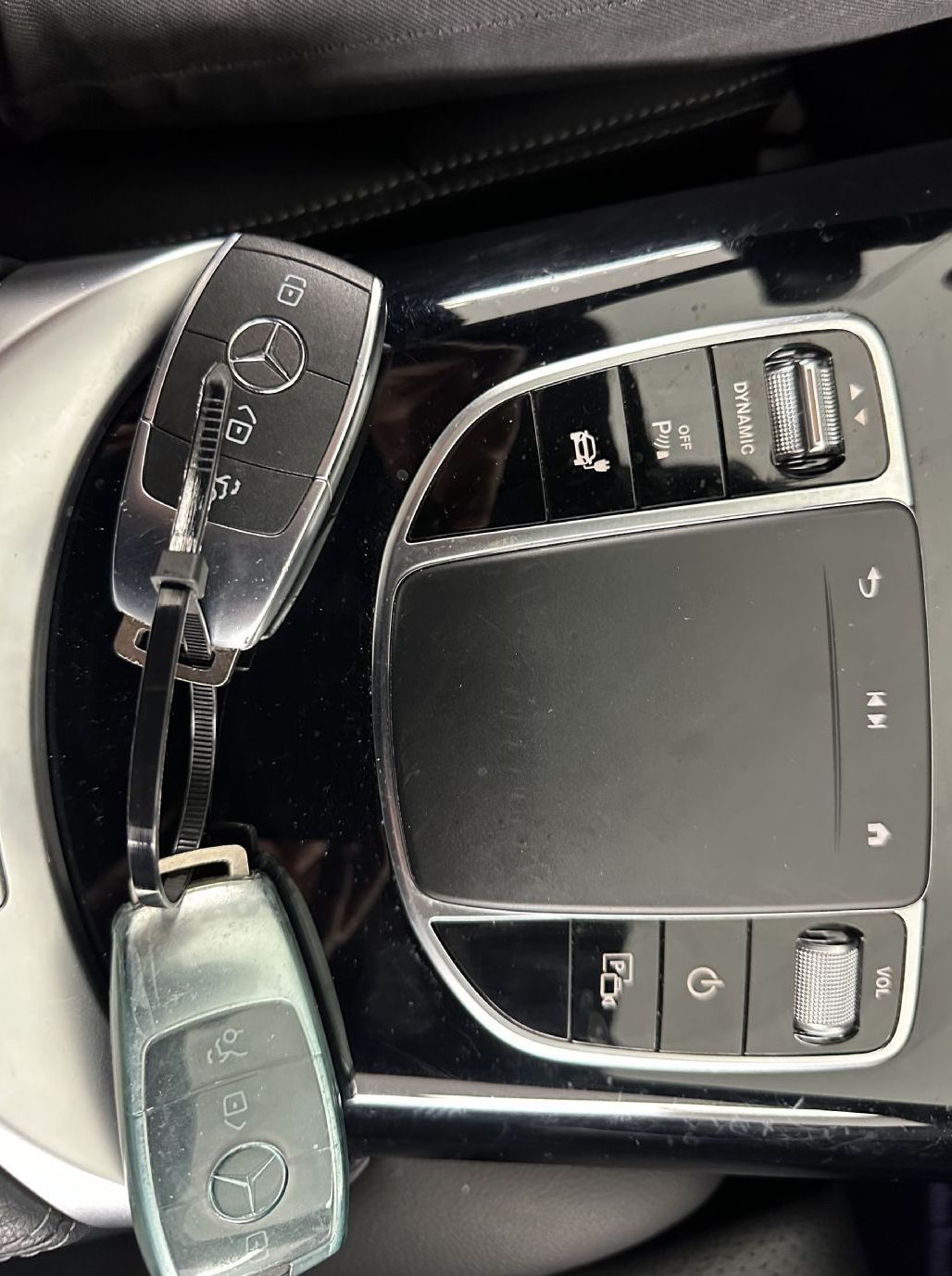 Zunanja slika - Mercedes-Benz EQC - 400 4MATIC AMG.NEMŠKI+4ALU.KAMERA.LED.ACC.USNJE - 7