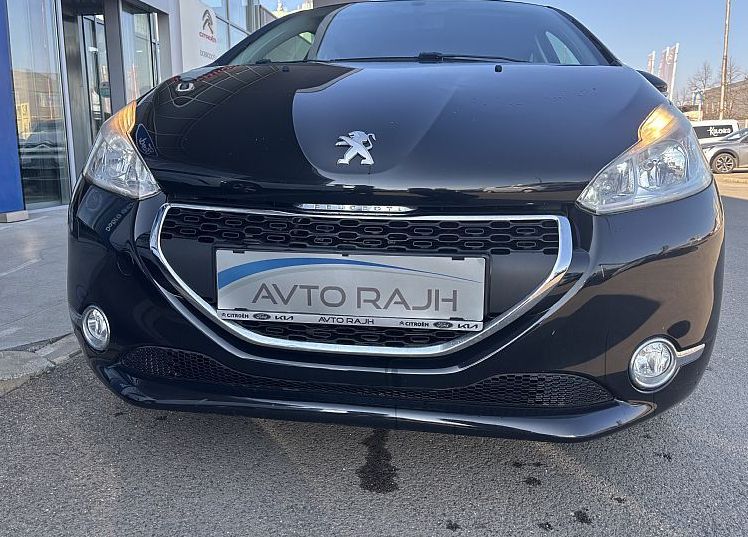 Zunanja slika - Peugeot 208 - ALURE 1.2- PRVI LASTNIK - 3