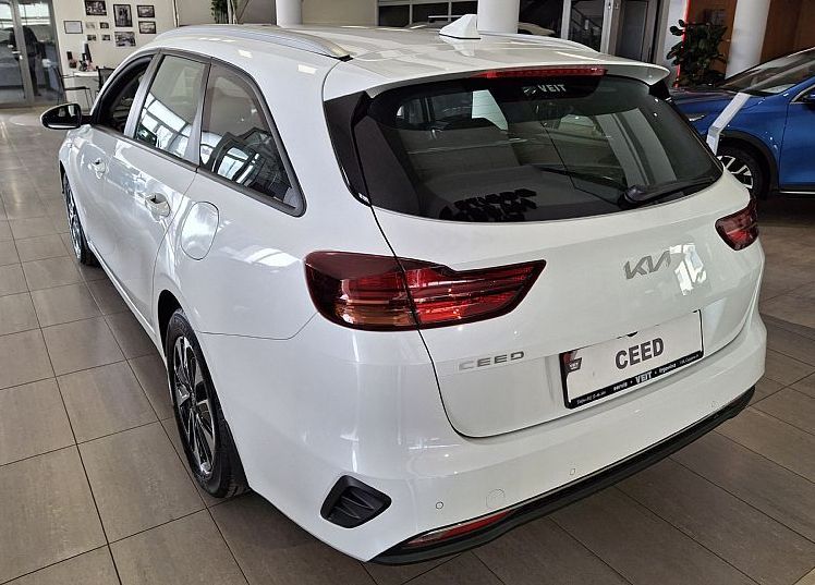 Zunanja slika - KIA Ceed - SW 1.5 T-GDi LX Champion+ ISG. M T 103 kW. VEČ BARV - 6