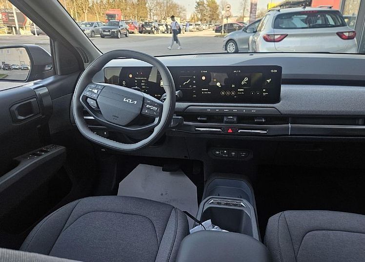 Zunanja slika - KIA EV3 - 58.3 kWh baterija. 150 kW  204 KM  Star 30° - 6