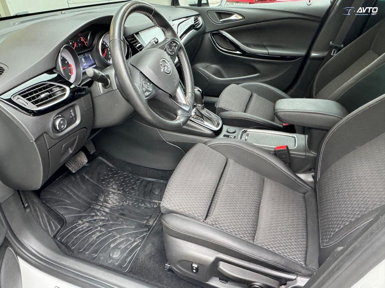 Notranja slika - Opel Astra - 1,4 Turbo Innovation Start/Stop Avt. - 12