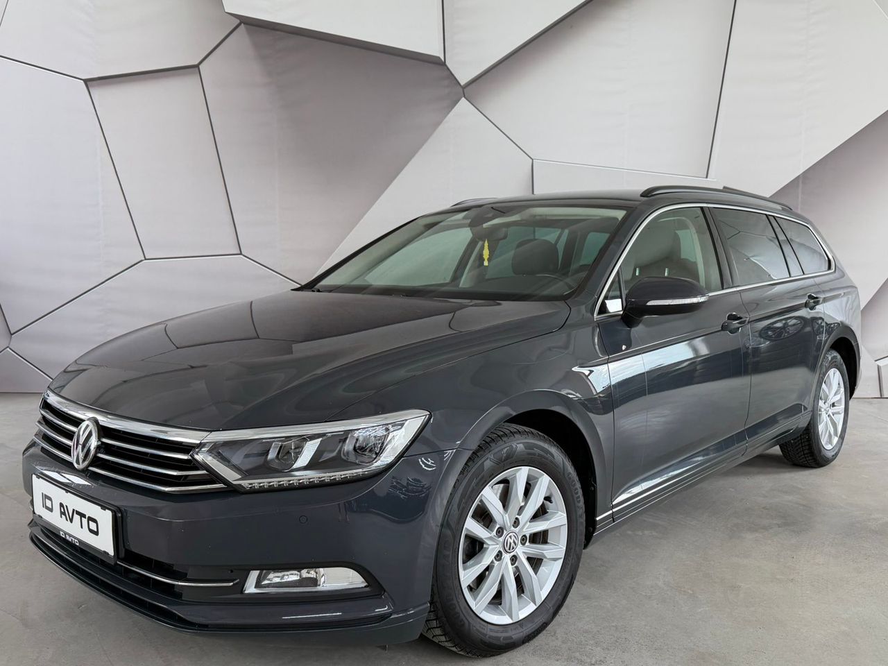 Zunanja slika - VW Passat - Variant 2,0 TDI BMT Connect DSG - 1