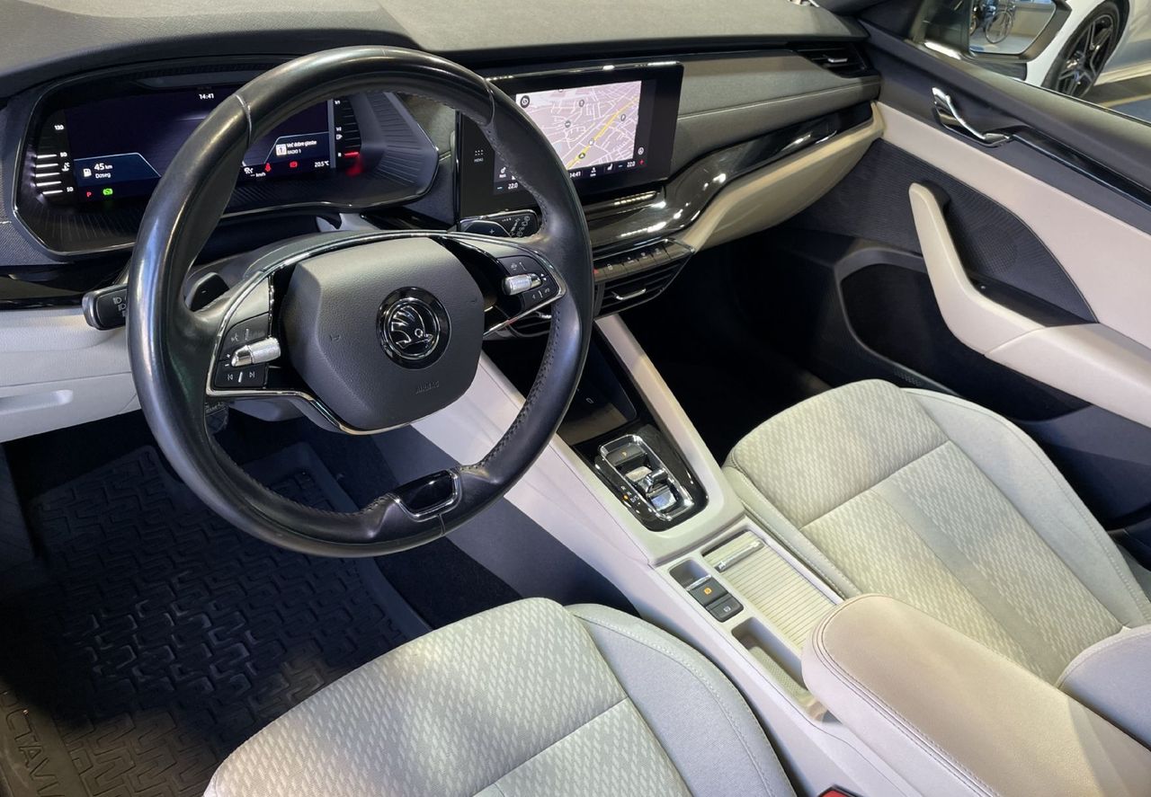 Zunanja slika - Škoda Octavia - VIRTUAL-NAVIGACIJA-LANE-RADAR-LED-DSG-ALU-KEYLESS - 8