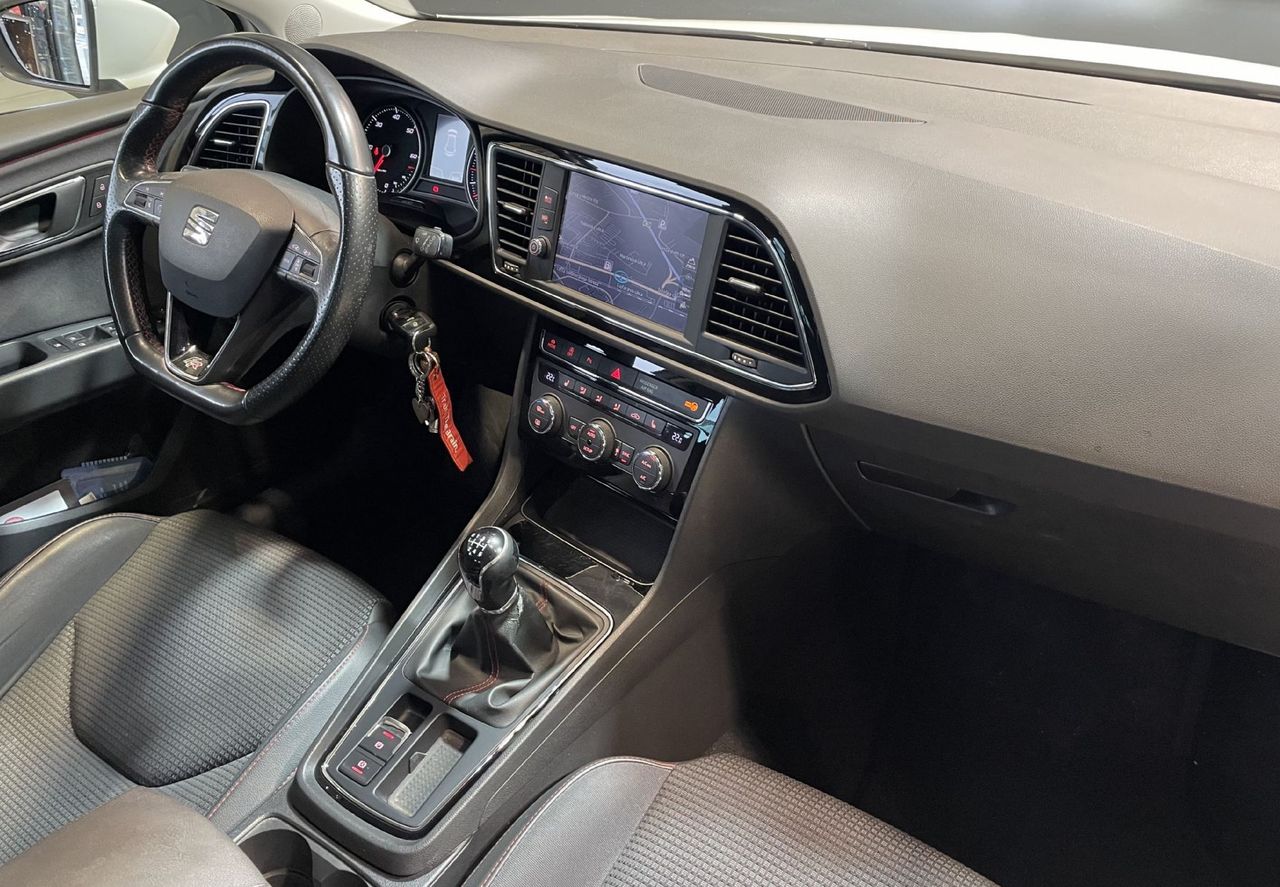 Zunanja slika - Seat Leon - 2.0TDI-FR-PANORAMA-NAVIGACIJA-TEMPOMAT-GRETJE SED - 11