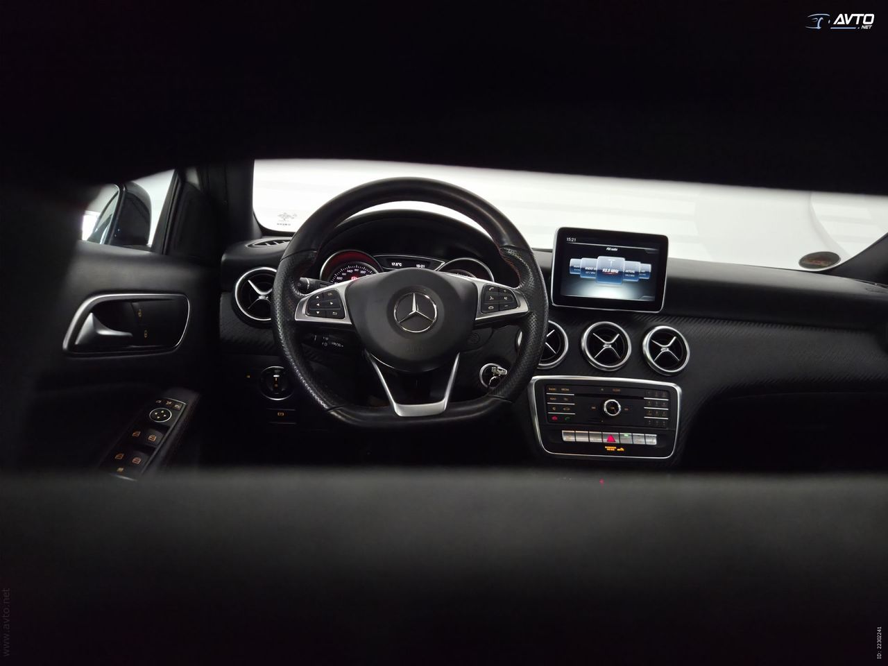 Notranja slika - Mercedes-Benz A-Razred - A 200 d 4MATIC AMG Line Avt. - 16