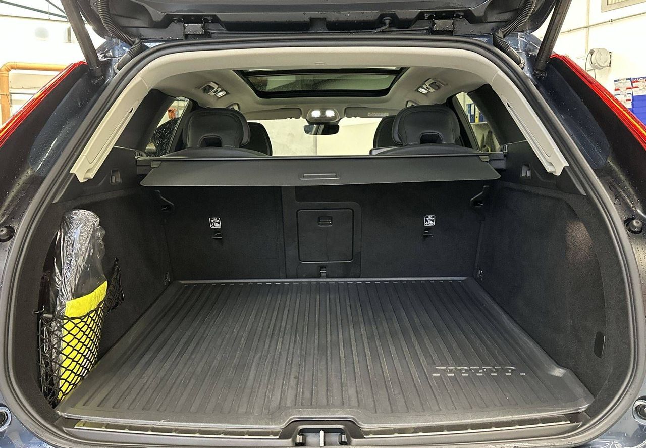 Zunanja slika - Volvo XC60 - B4 D Plus Dark AT ACC 360 Pano H K Memory... - 11