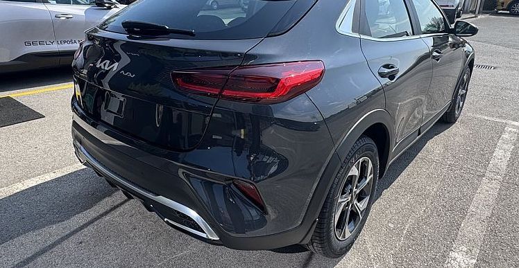 Zunanja slika - KIA XCeed - 1.0 T-GDi LX SMART ISG. M T 84.6 kW - 3