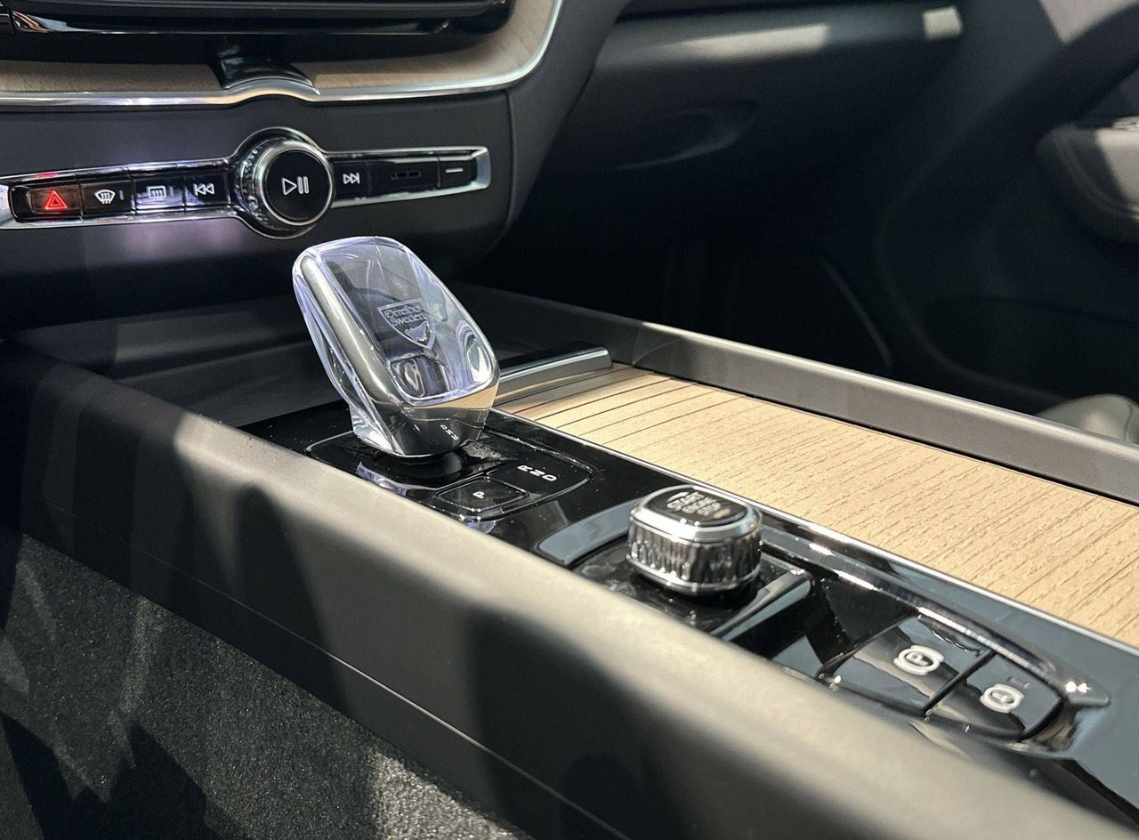 Zunanja slika - Volvo XC60 - B5  P  AWD Plus Dark... - 18