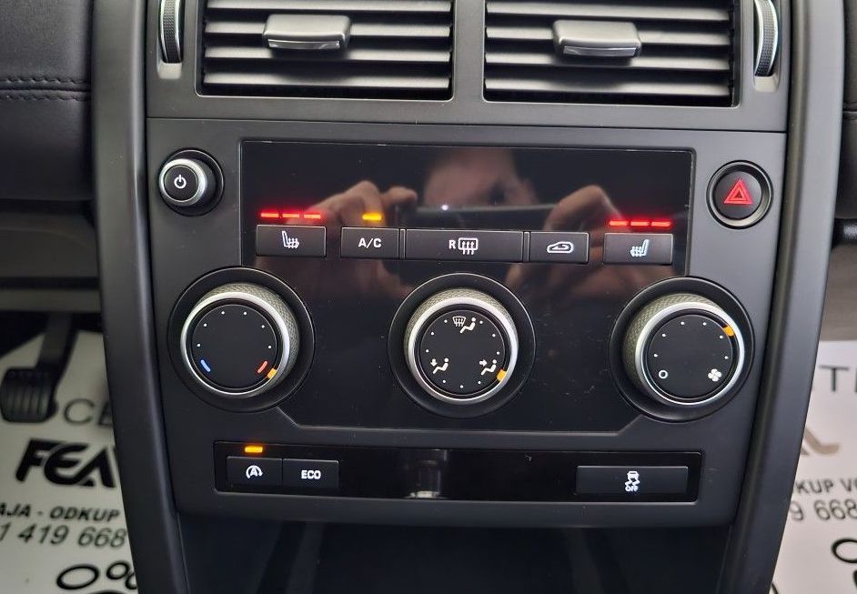Zunanja slika - Land Rover Discovery Sport - 2.0TD4 HSE-KAMERA-NAVI-XENON-LED-TEMPOMAT - 14