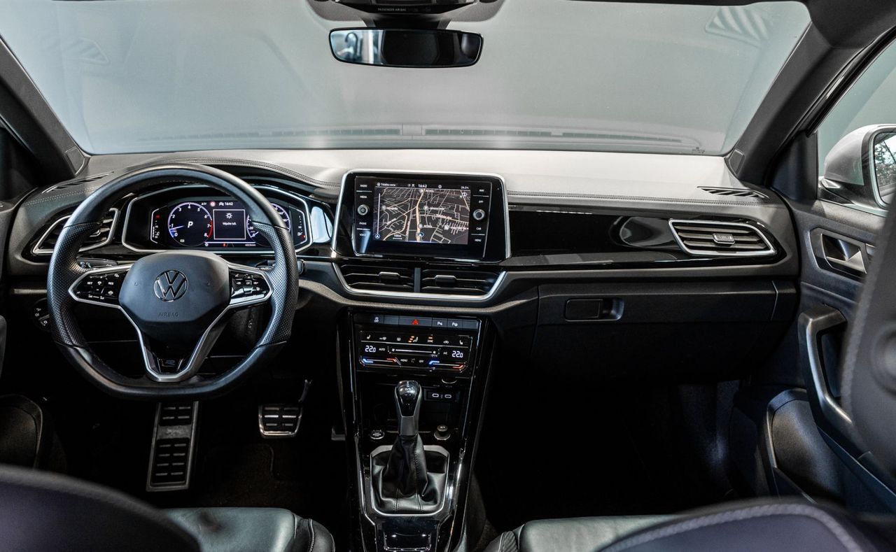 Zunanja slika - VW T-Roc - R LINE-VIRTUAL-RADAR-KEYLESS-MEMORY-NAVI-LED-LANE - 11
