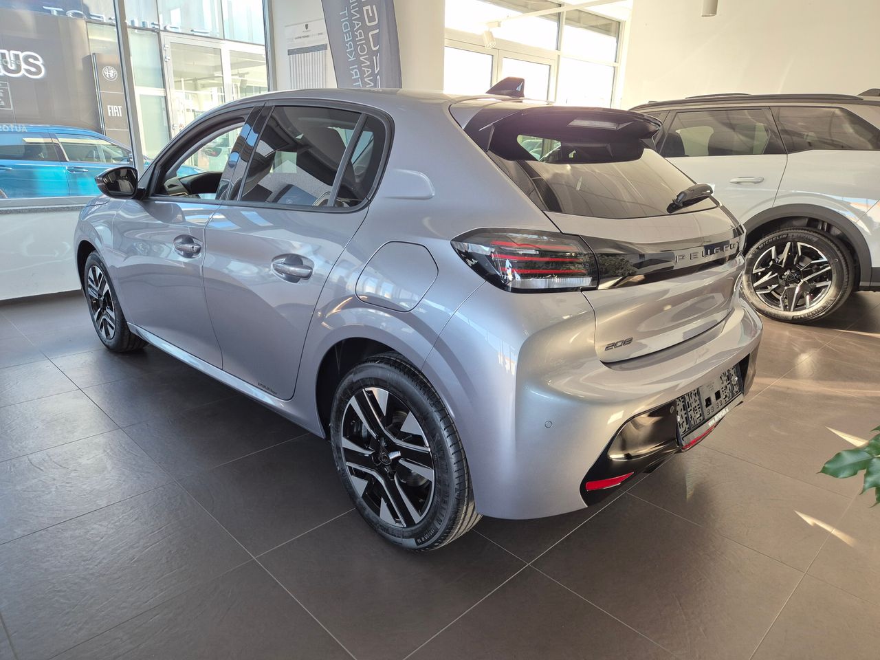 Zunanja slika - Peugeot 208 - Allure PureTech 100 - DARILO - 16
