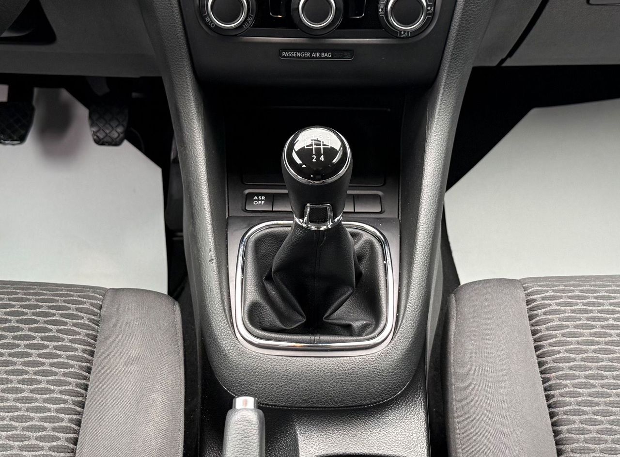 Zunanja slika - VW Golf - 1.6 TDI DPF Trendline 66  90  REDNO SERVIS... - 13