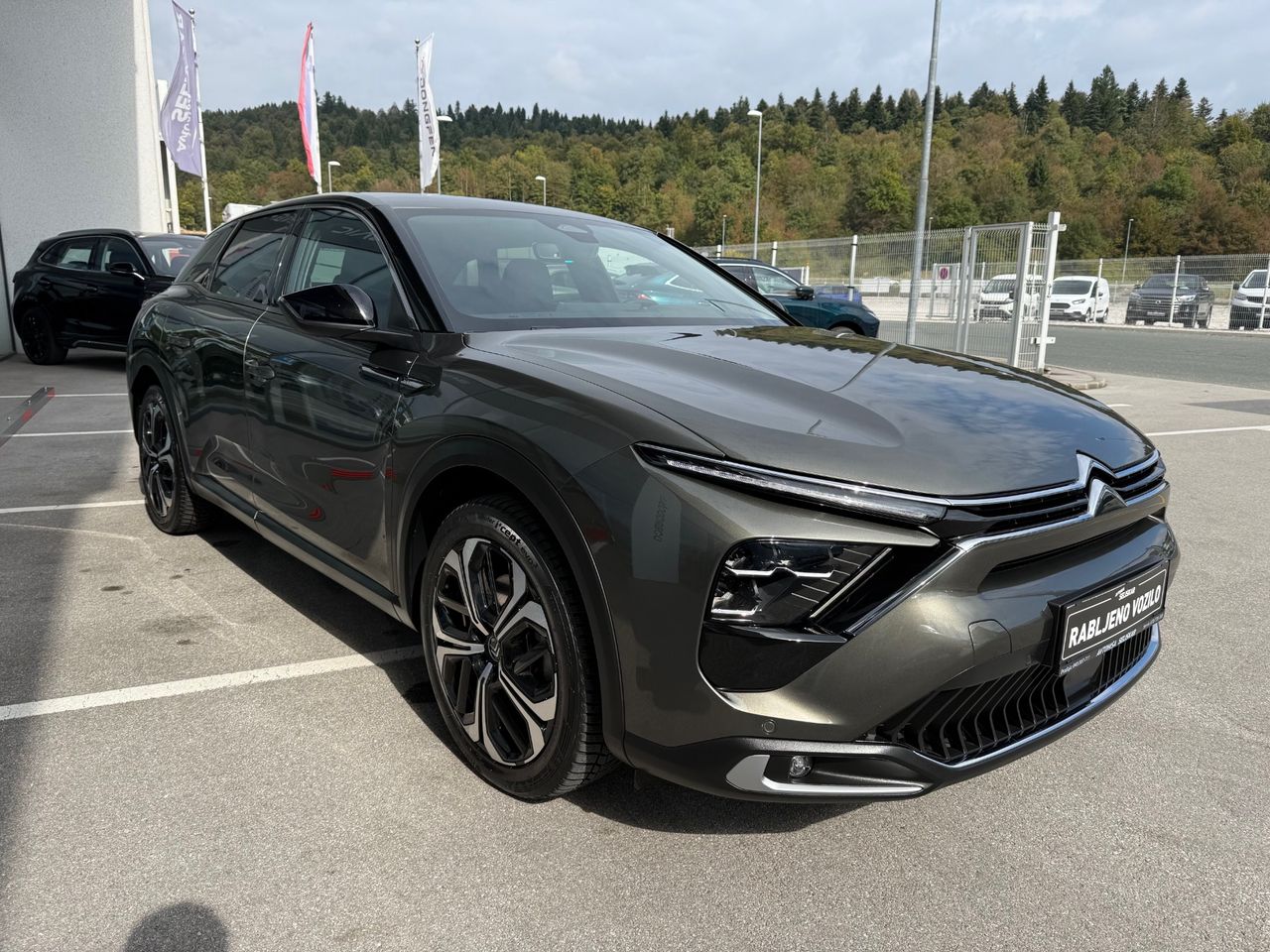 Zunanja slika - Citroën C5 - X 1.6 PHEV Shine  AVTOMATIK + POTRJENA SERVISNA - 3