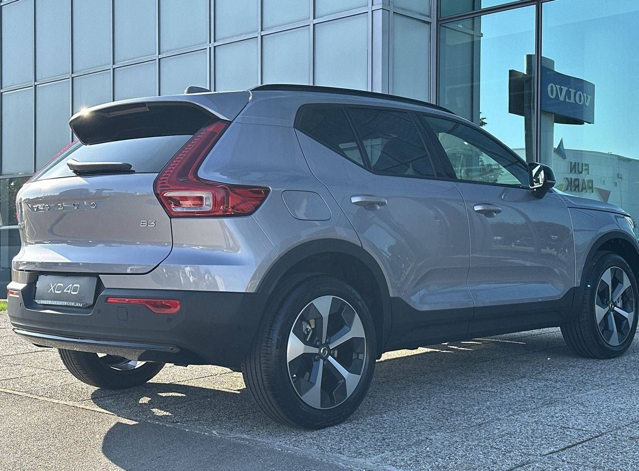 Zunanja slika - Volvo XC40 - B3 P Plus Dark AT DCT... - 5