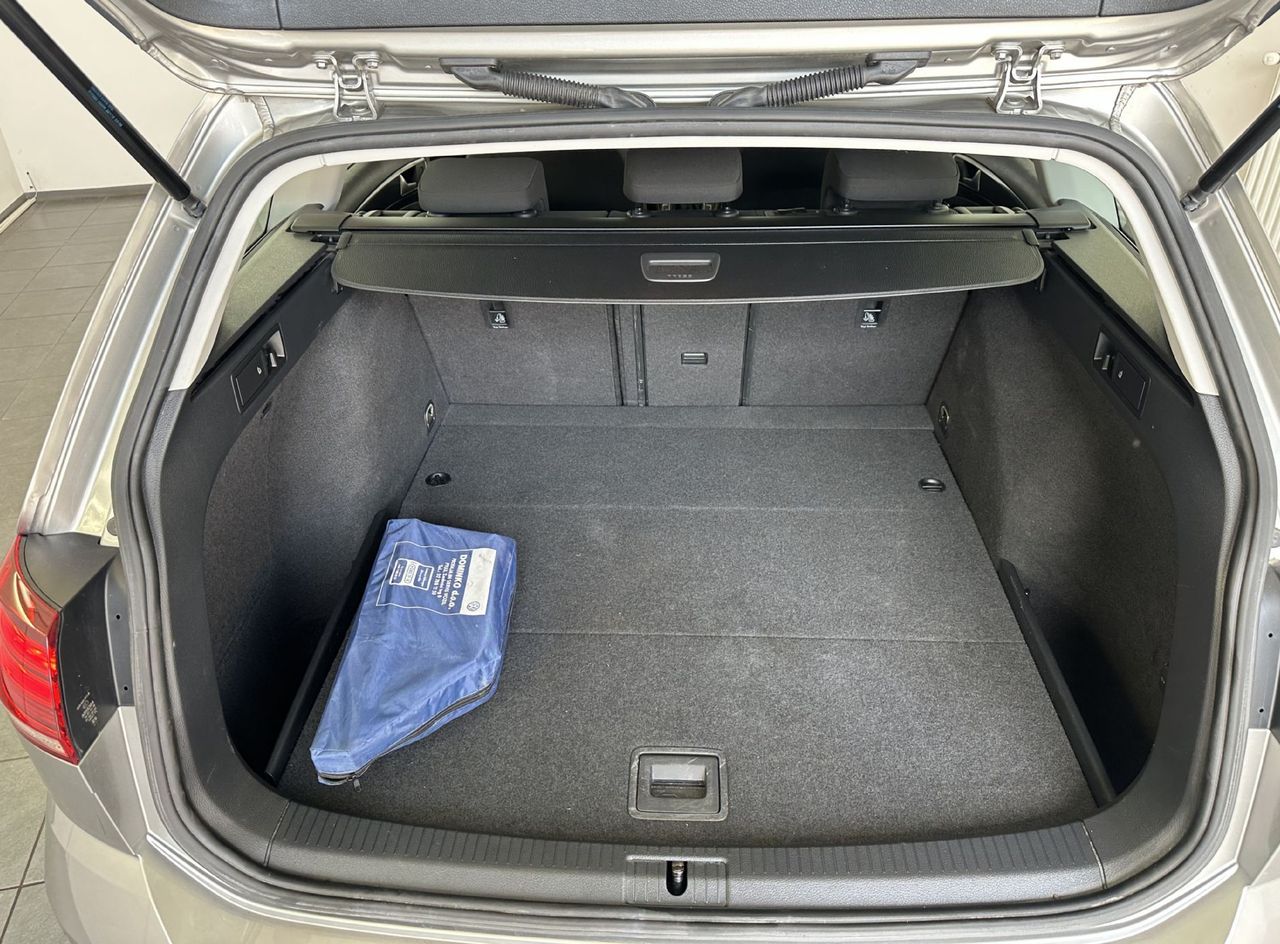 Zunanja slika - BMW X2 - serija : sDrive18i.NAVI.LED.PDC.2023.SAMO 33.000 KM.BENZIN - 19