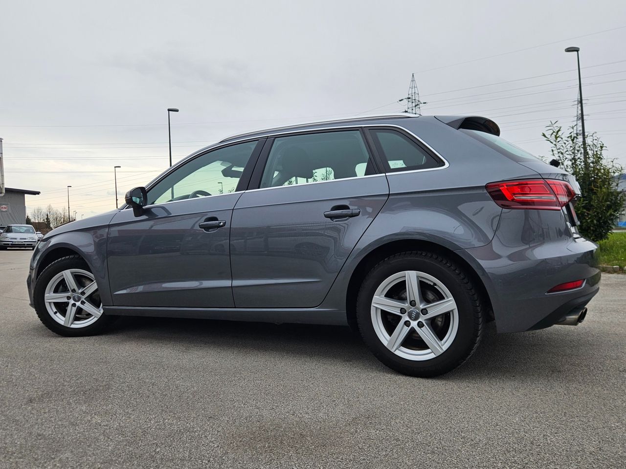 Zunanja slika - Audi A3 - 1,4 TFSI CoD ultra Ambiente - 2